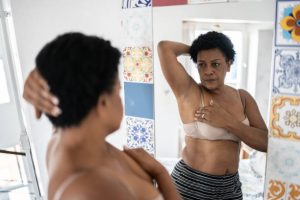 Do breast reductions leave scars?